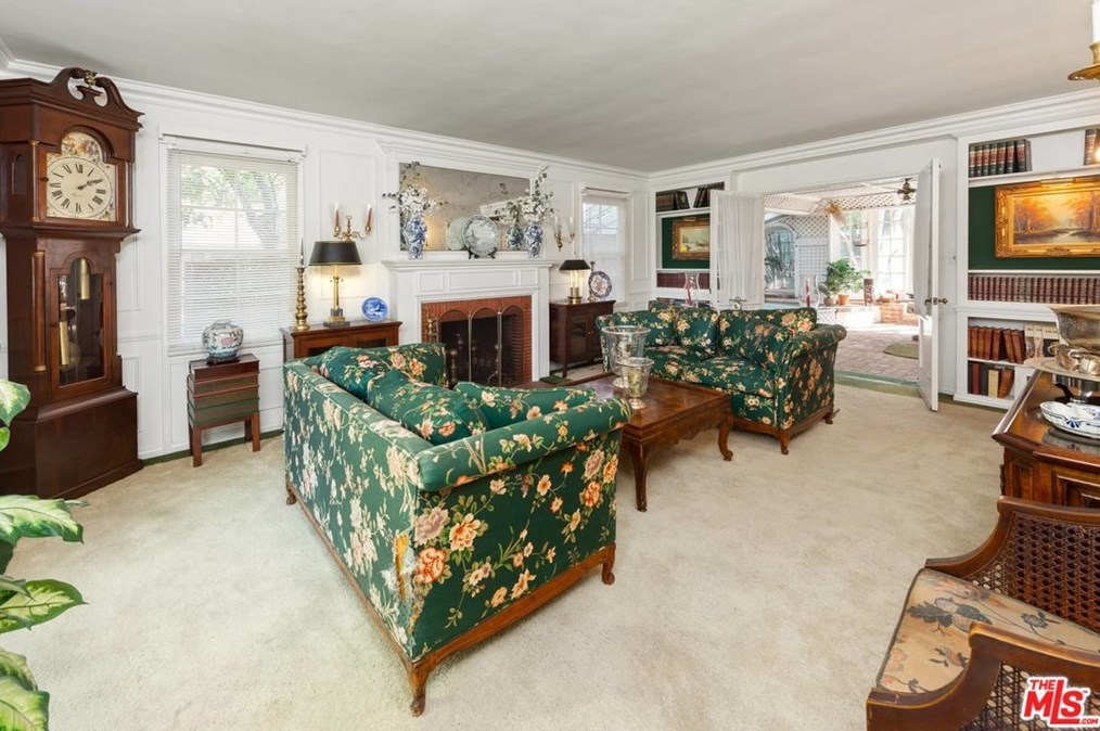 318 Thurston Ave, Los Angeles CA  90049-3126 exterior