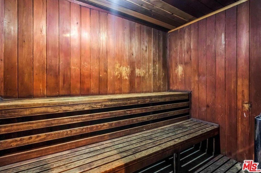 1115 Elm Dr, Los Angeles CA  90035-1143 exterior