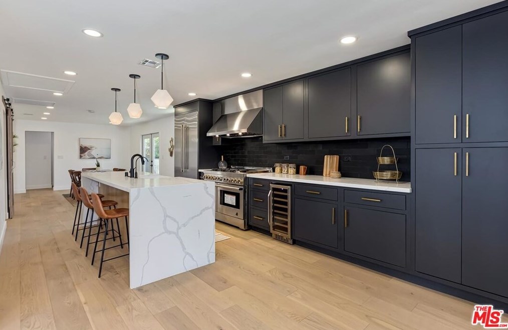 4237 Beethoven St, Los Angeles CA  90066-5705 exterior
