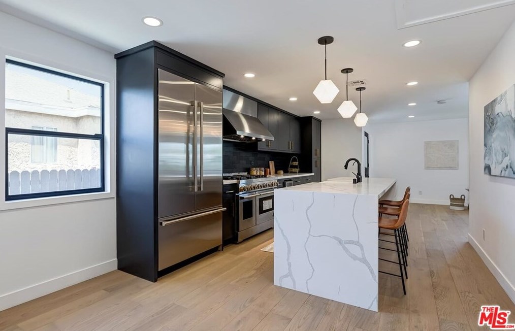 4237 Beethoven St, Los Angeles CA  90066-5705 exterior