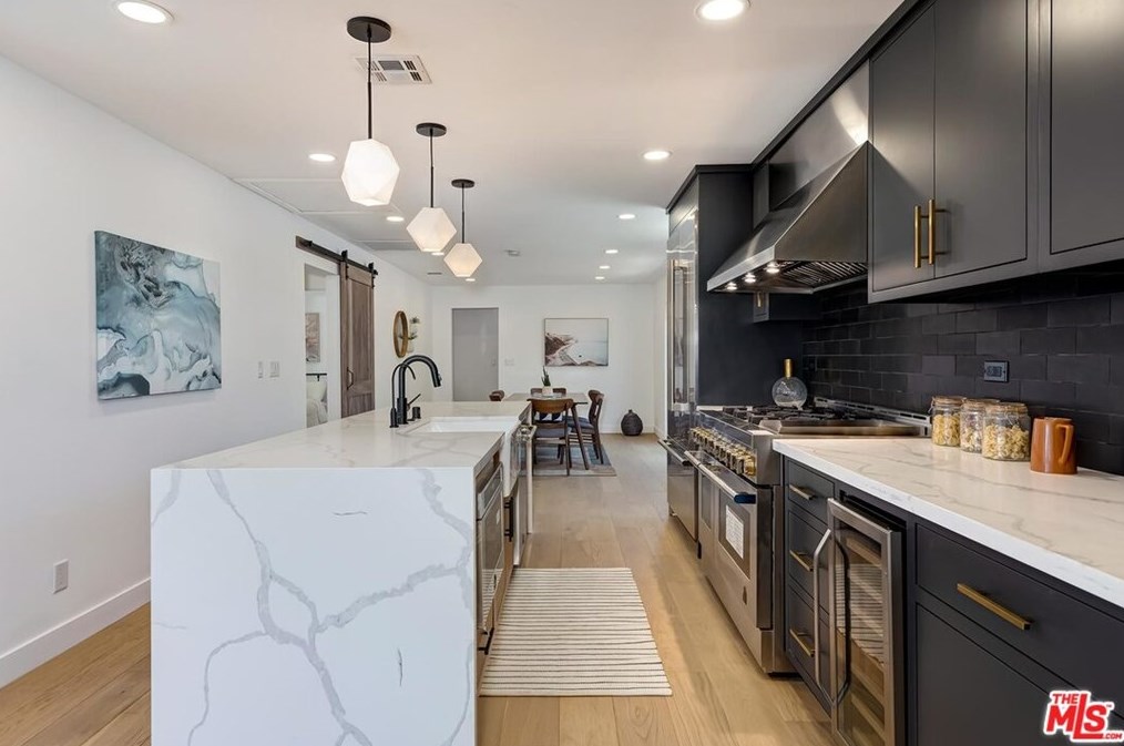 4237 Beethoven St, Los Angeles CA  90066-5705 exterior