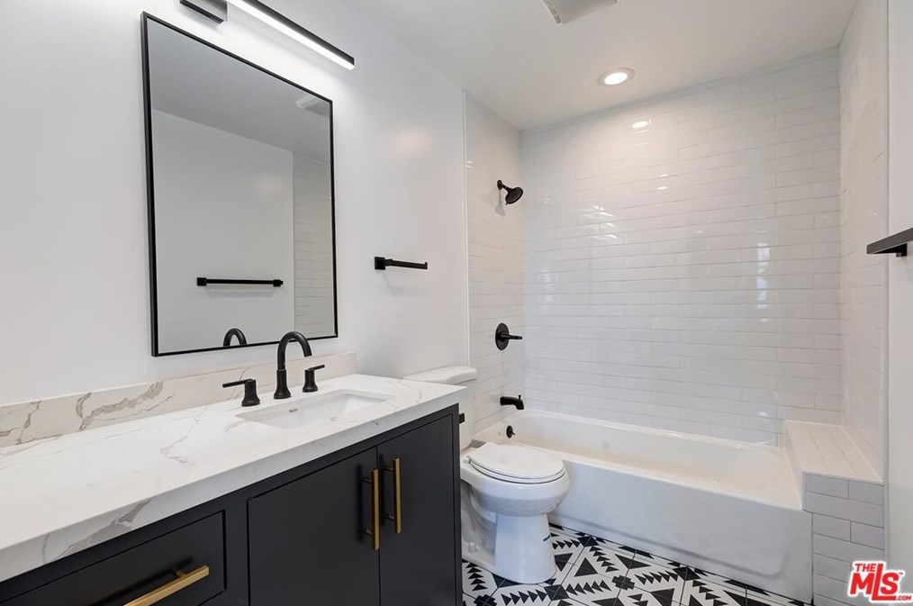 4237 Beethoven St, Los Angeles CA  90066-5705 exterior