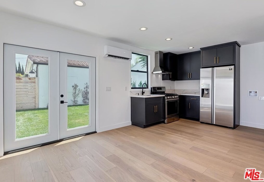4237 Beethoven St, Los Angeles CA  90066-5705 exterior
