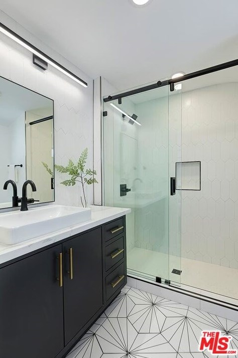 4237 Beethoven St, Los Angeles CA  90066-5705 exterior