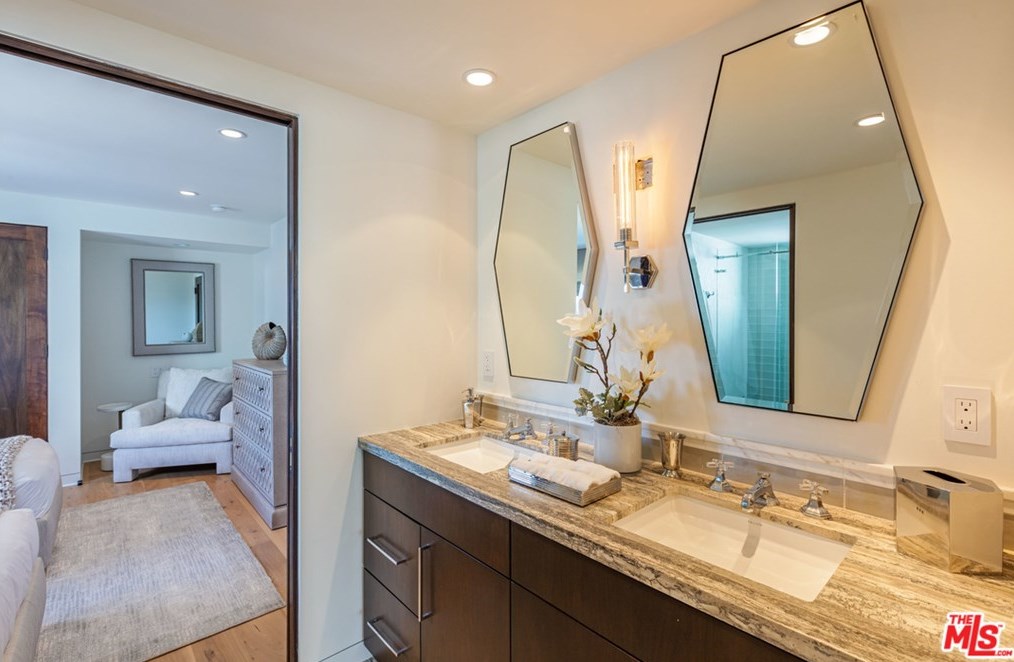 24146 Malibu Rd, Malibu CA  90265-4610 exterior