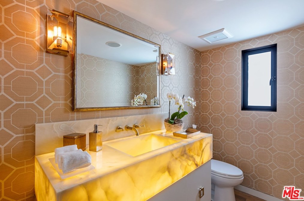 24146 Malibu Rd, Malibu CA  90265-4610 exterior