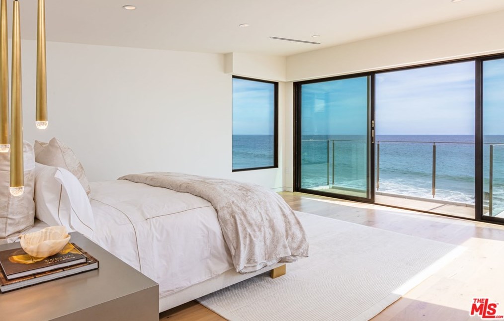 24146 Malibu Rd, Malibu CA  90265-4610 exterior