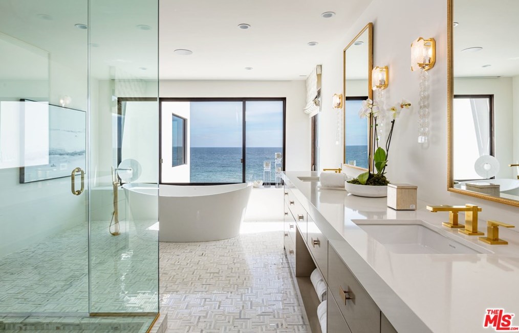 24146 Malibu Rd, Malibu CA  90265-4610 exterior