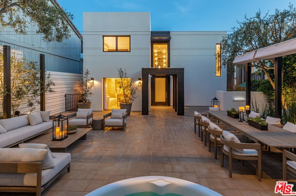 24146 Malibu Rd, Malibu CA  90265-4610 exterior