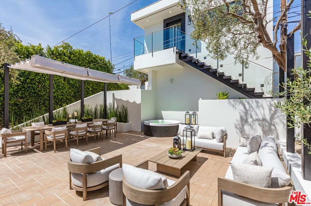 24146 Malibu Rd, Malibu CA  90265-4610 exterior