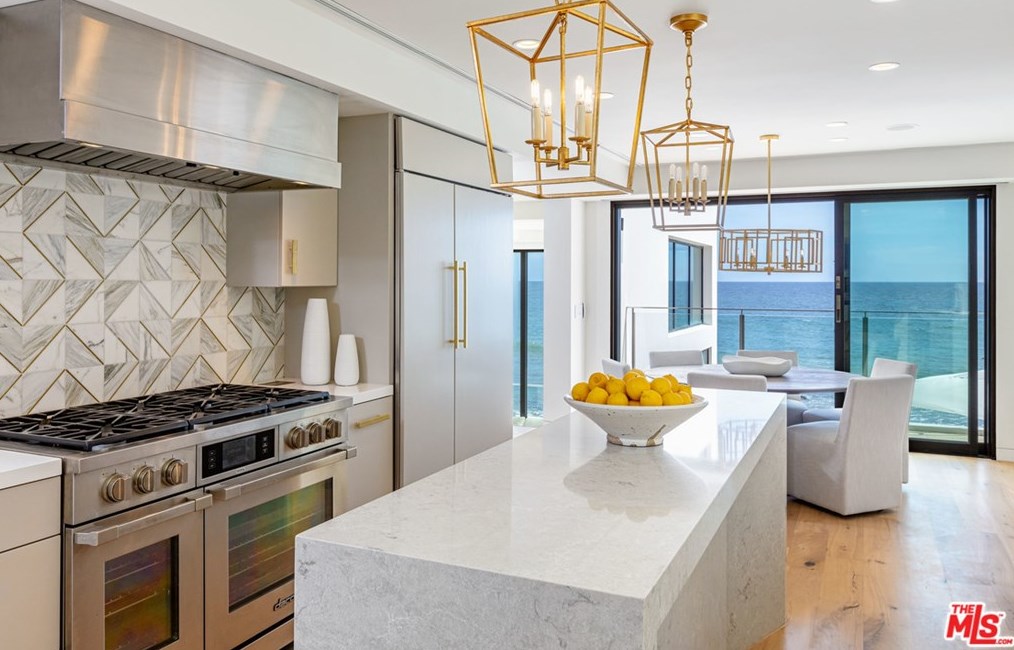 24146 Malibu Rd, Malibu CA  90265-4610 exterior