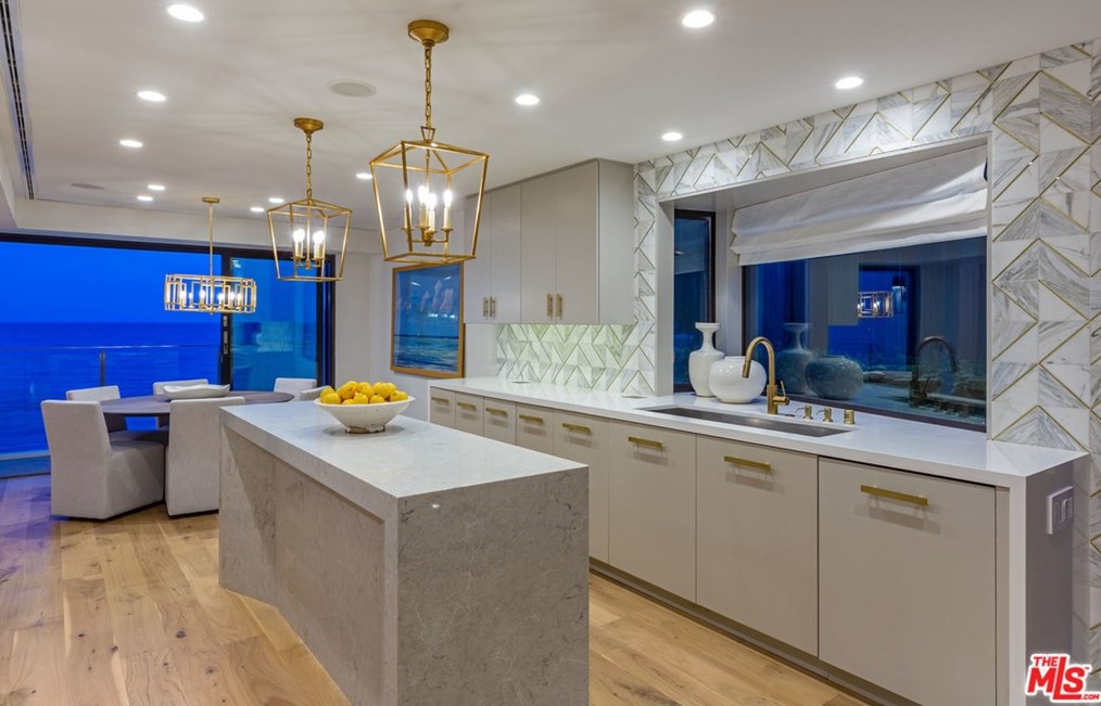 24146 Malibu Rd, Malibu CA  90265-4610 exterior