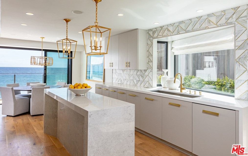 24146 Malibu Rd, Malibu CA  90265-4610 exterior