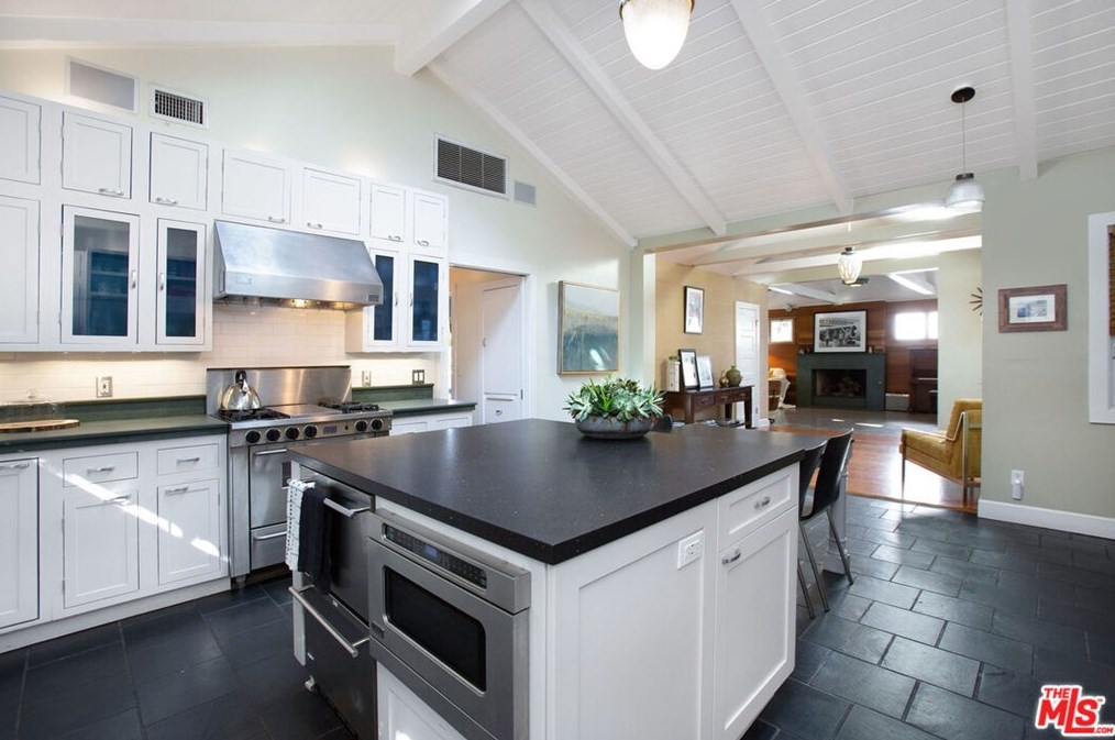 2177 Ridgemont Dr, Los Angeles CA  90046-1839 exterior