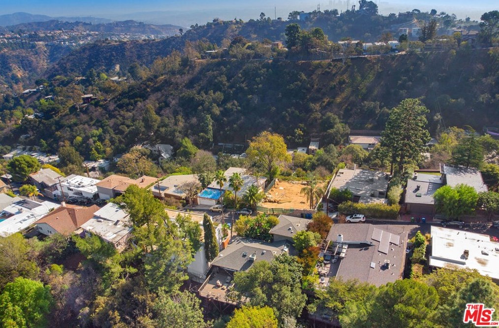 2177 Ridgemont Dr, Los Angeles CA  90046-1839 exterior