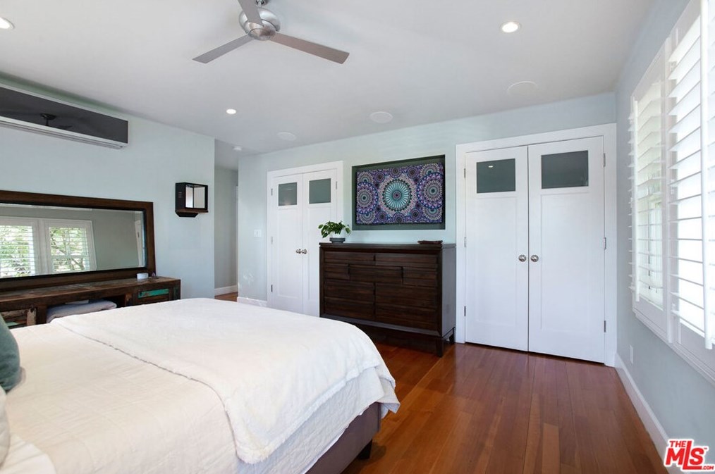 2177 Ridgemont Dr, Los Angeles CA  90046-1839 exterior