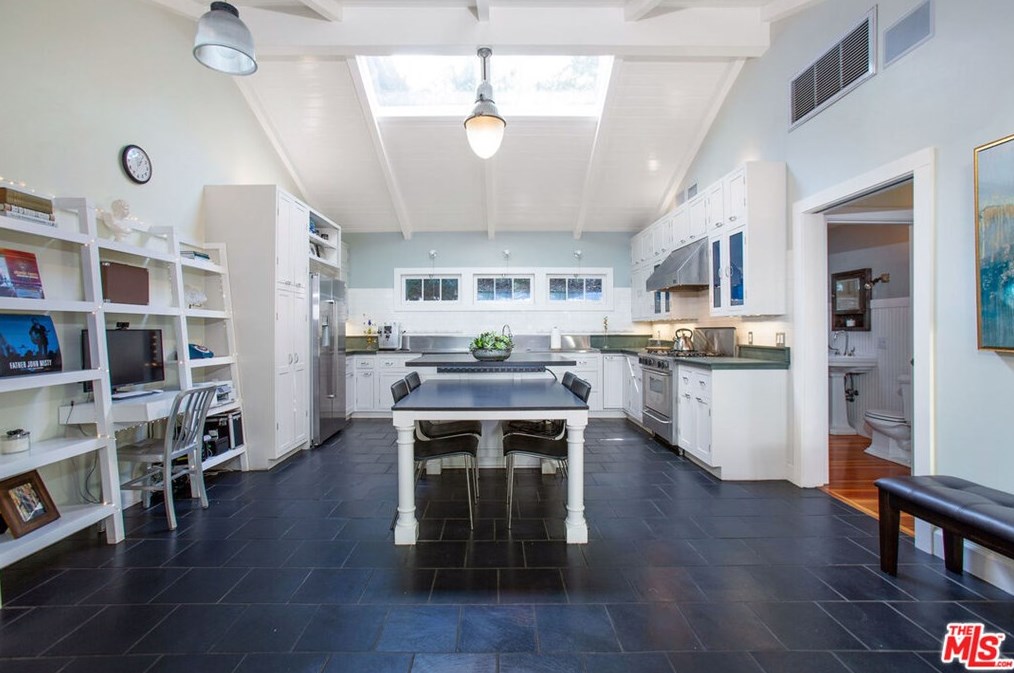 2177 Ridgemont Dr, Los Angeles CA  90046-1839 exterior