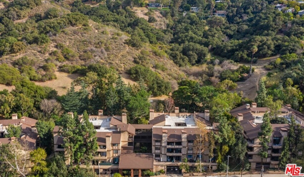 3480 Barham Blvd, Los Angeles CA  90068-1470 exterior