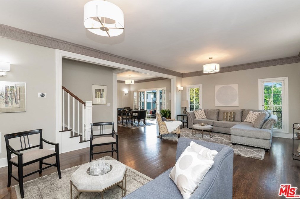 101 Ridgewood Pl, Los Angeles CA  90004-4002 exterior