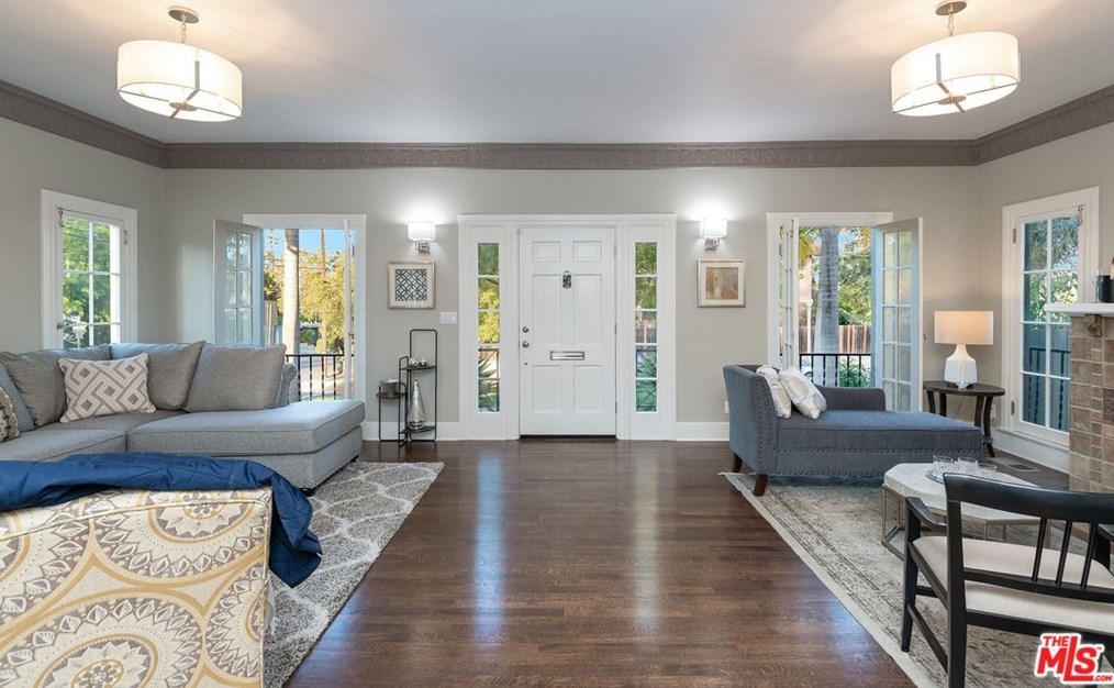 101 Ridgewood Pl, Los Angeles CA  90004-4002 exterior