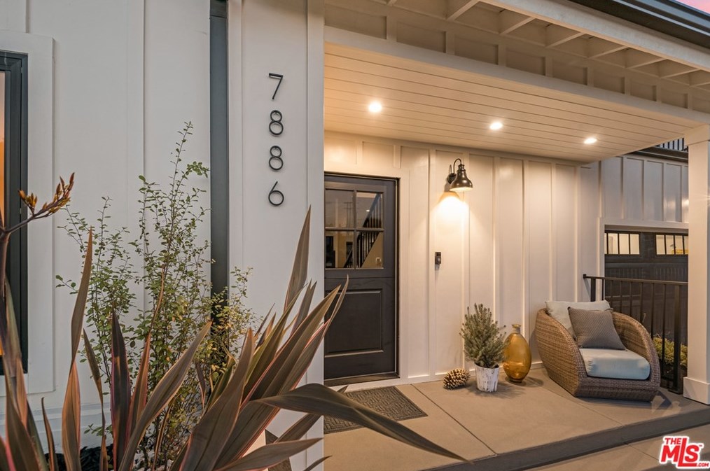 7886 Truxton Ave, Los Angeles CA  90045-2919 exterior