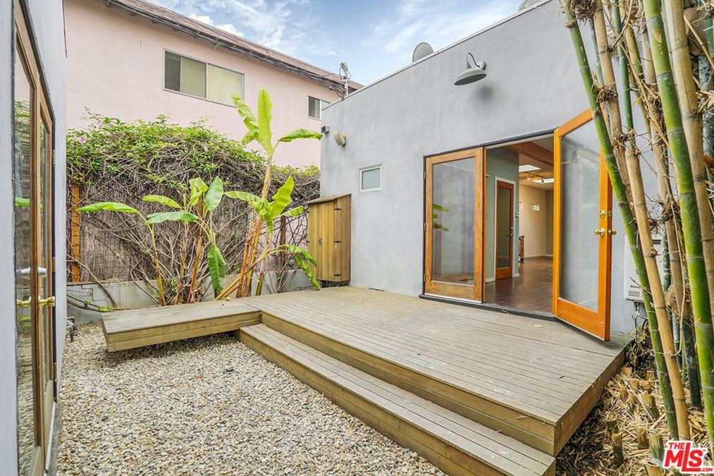 13257 Venice Blvd, Los Angeles CA  90066-3538 exterior