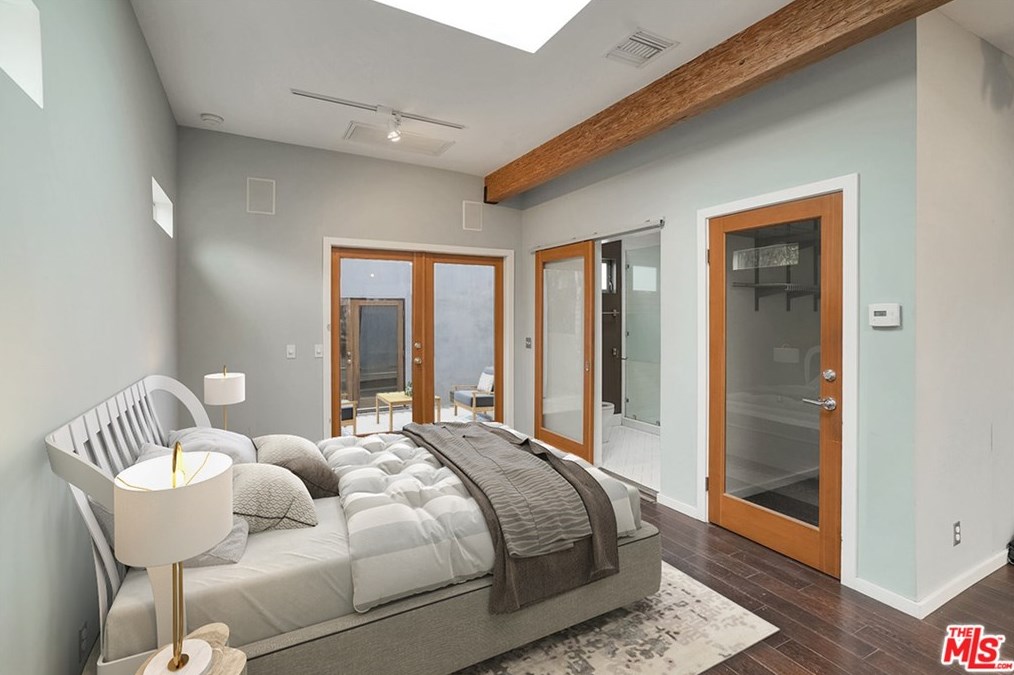 13257 Venice Blvd, Los Angeles CA  90066-3538 exterior