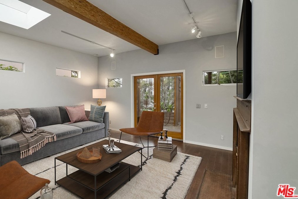 13257 Venice Blvd, Los Angeles CA  90066-3538 exterior