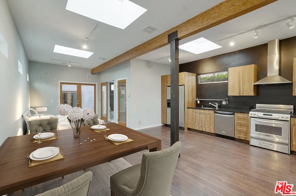 13257 Venice Blvd, Los Angeles CA  90066-3538 exterior