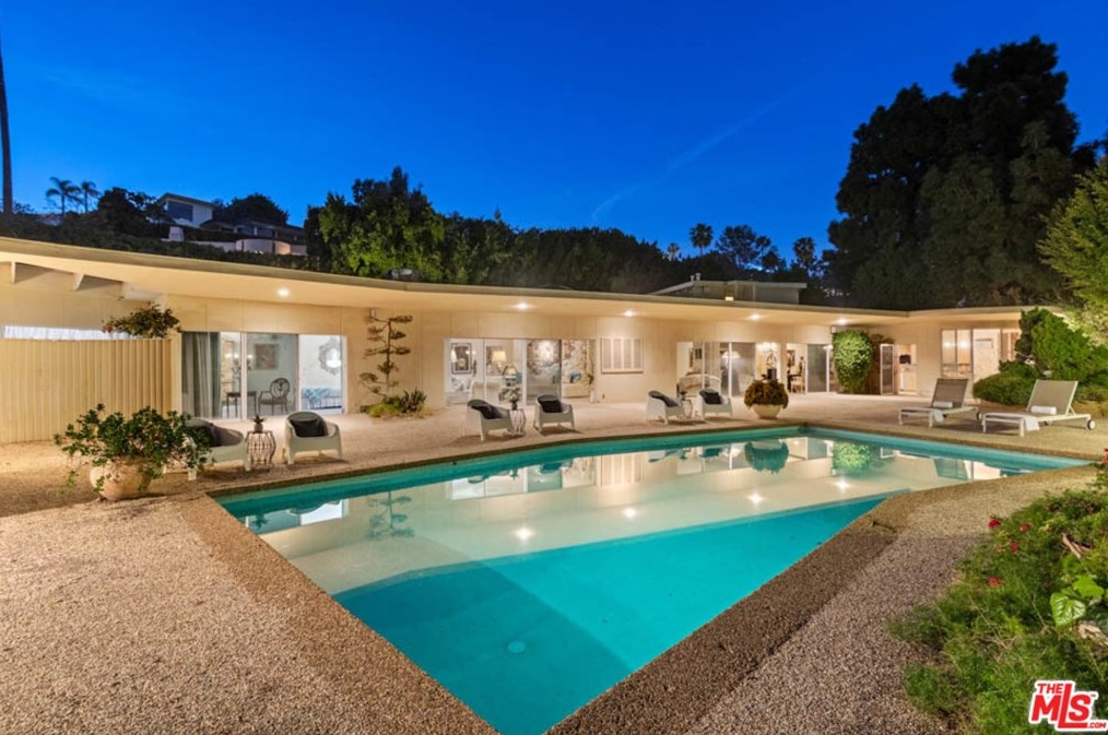 1111 Shadow Hl Way, Beverly Hills CA  90210-2234 exterior