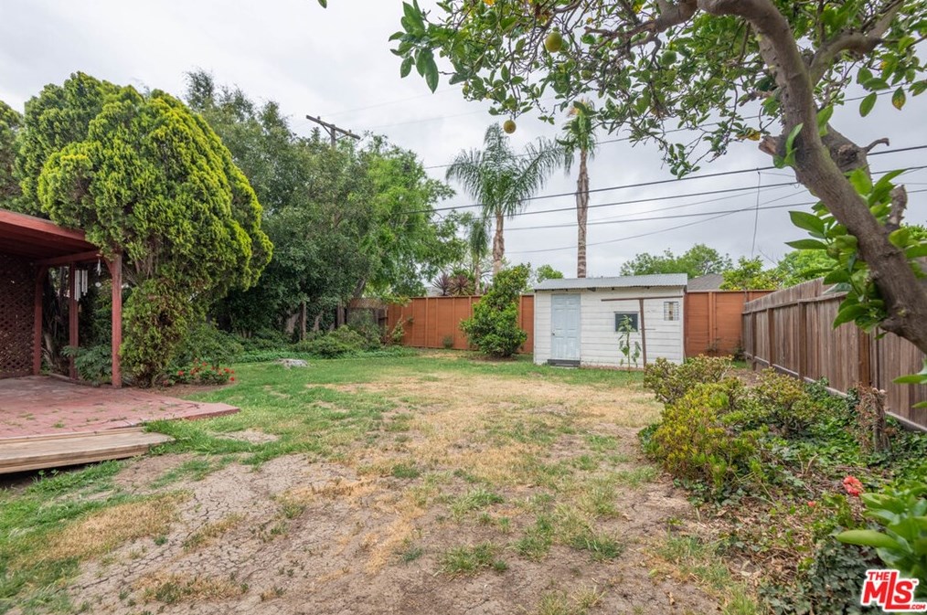 7645 Midfield Ave, Los Angeles CA  90045-3233 exterior