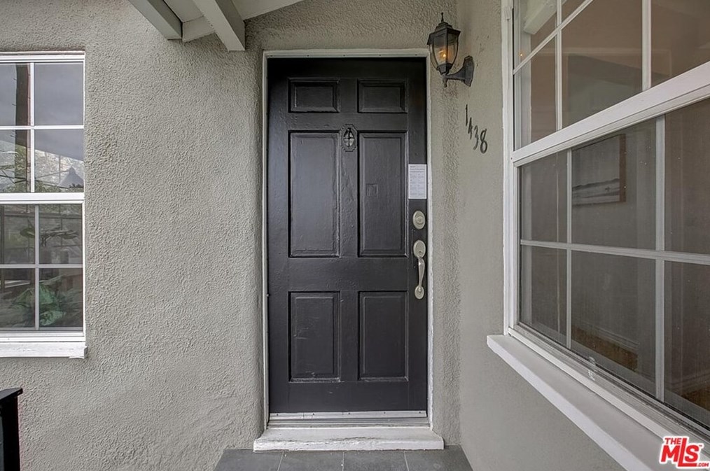 1438 Stanley Ave, Los Angeles CA  90019-3846 exterior