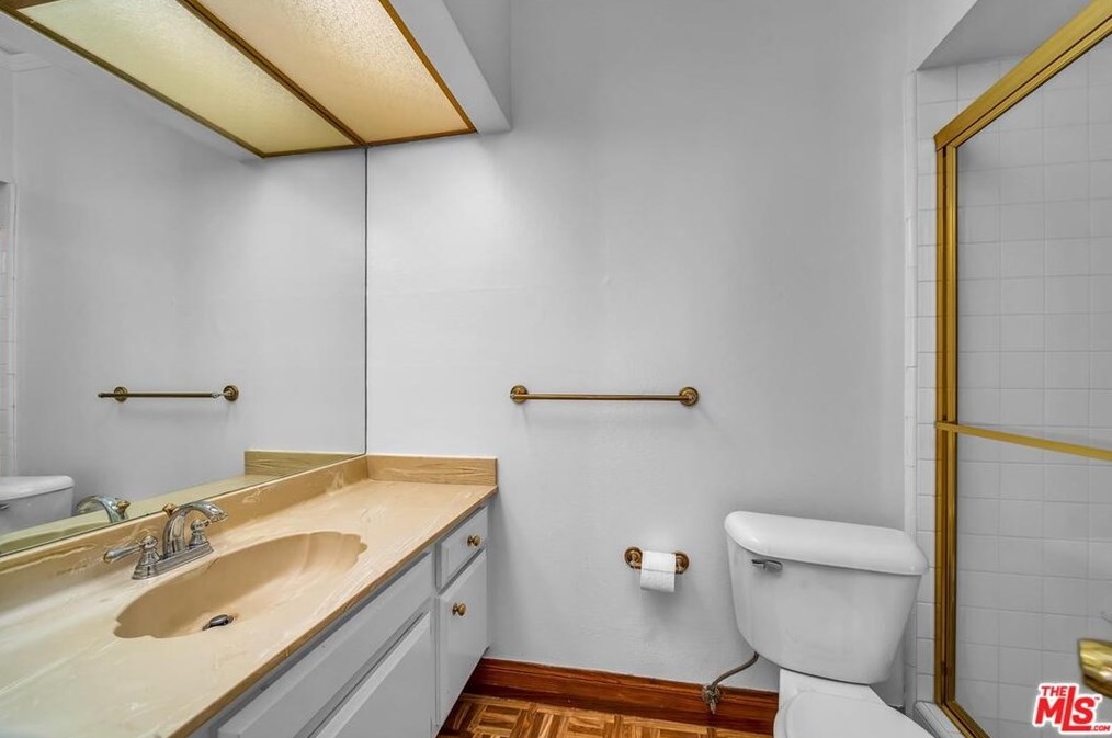 2051 Bentley Ave, Los Angeles CA  90025-5652 exterior