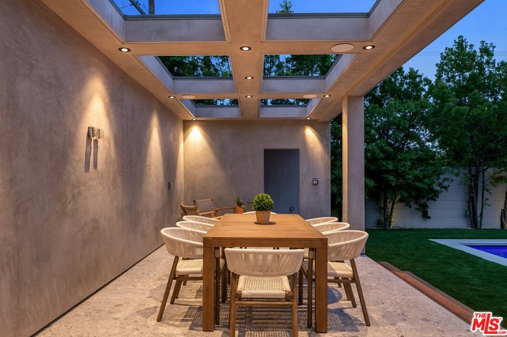 716 Fuller Ave, Los Angeles CA  90046-7505 exterior
