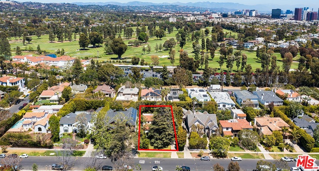 626 Moreno Ave, Los Angeles CA  90049-4832 exterior