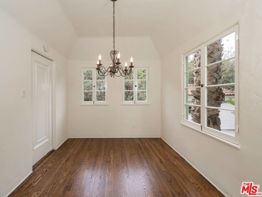 626 Moreno Ave, Los Angeles CA  90049-4832 exterior