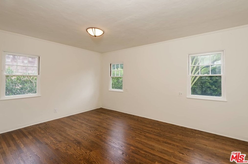 626 Moreno Ave, Los Angeles CA  90049-4832 exterior