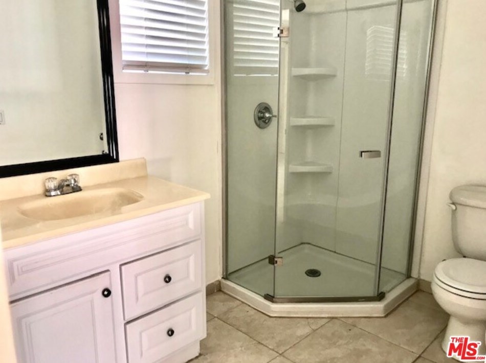 333 Crescent Dr, Beverly Hills CA  90210-4855 exterior