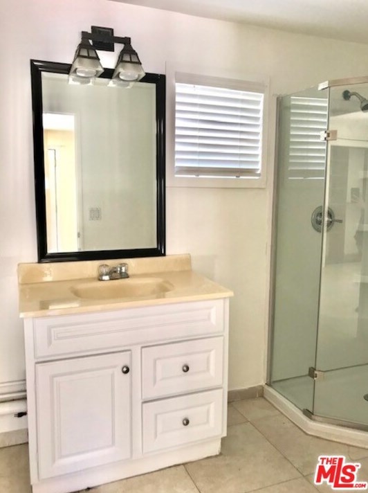 333 Crescent Dr, Beverly Hills CA  90210-4855 exterior