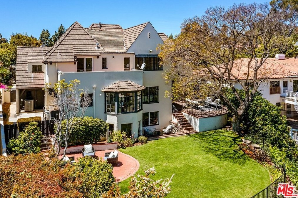 10557 Wyton Dr, Los Angeles CA  90024-2529 exterior