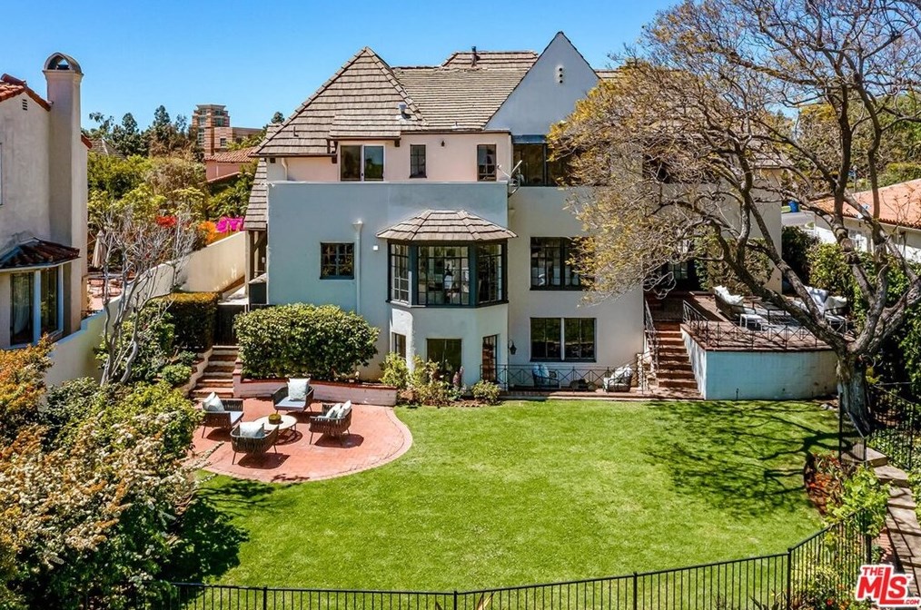 10557 Wyton Dr, Los Angeles CA  90024-2529 exterior