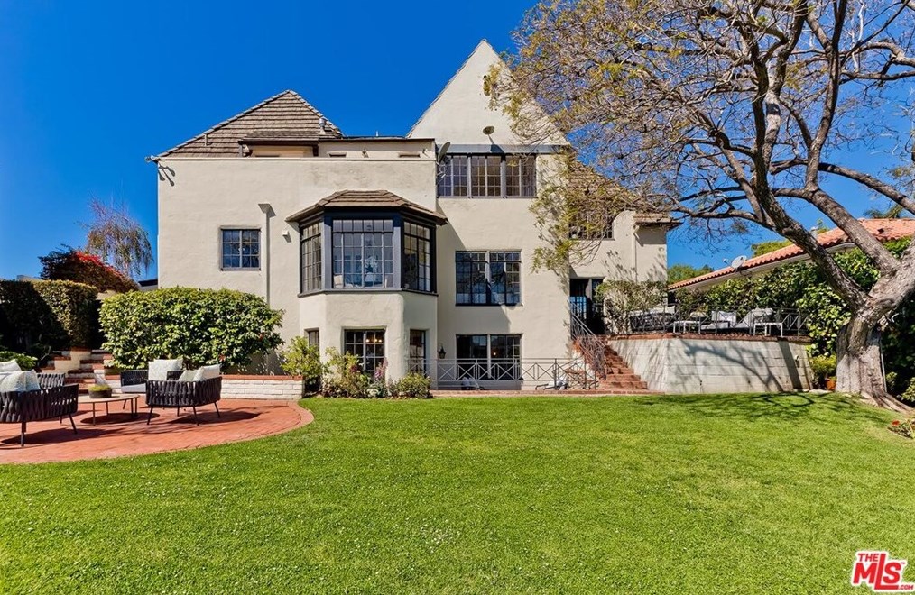 10557 Wyton Dr, Los Angeles CA  90024-2529 exterior