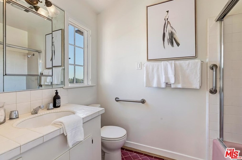 10557 Wyton Dr, Los Angeles CA  90024-2529 exterior