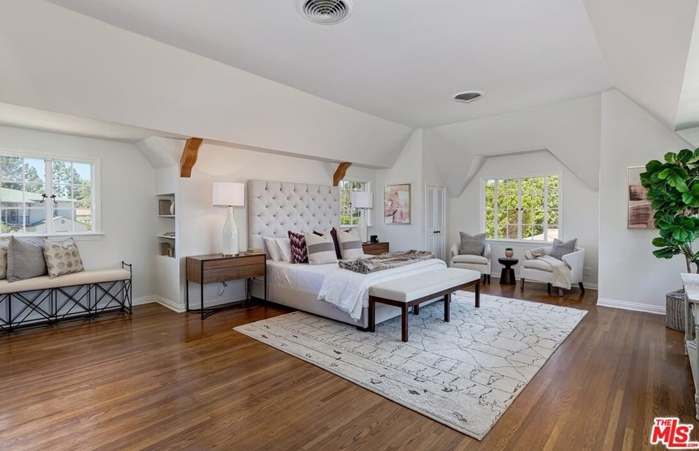 10557 Wyton Dr, Los Angeles CA  90024-2529 exterior