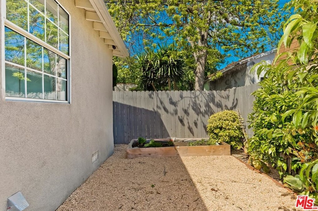 3337 Mcmanus Ave, Los Angeles CA  90232-7404 exterior