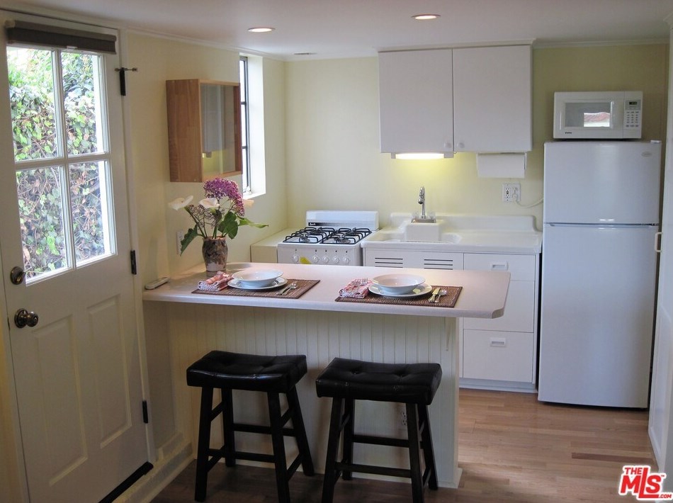 3085 St George St, Los Angeles CA  90027-3322 exterior