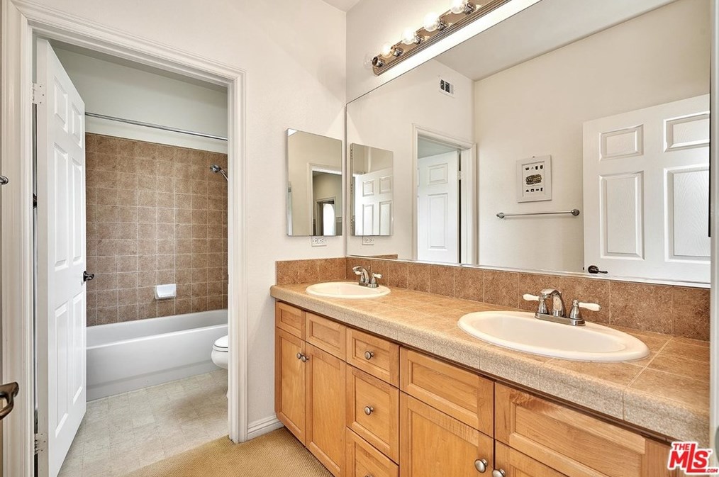 685 Milford St, Los Angeles CA  90042-2799 exterior