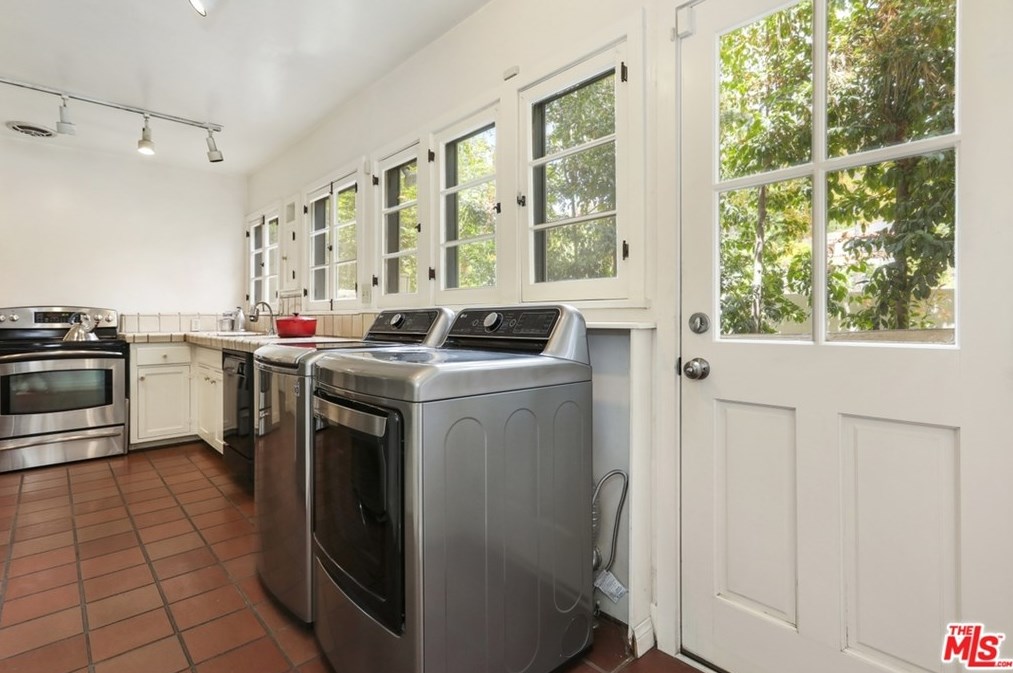 2226 Cheswic Ln, Los Angeles CA  90027-1134 exterior