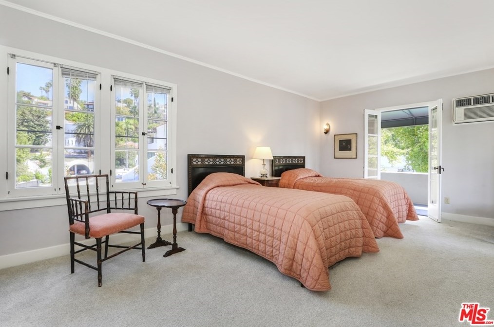 2226 Cheswic Ln, Los Angeles CA  90027-1134 exterior