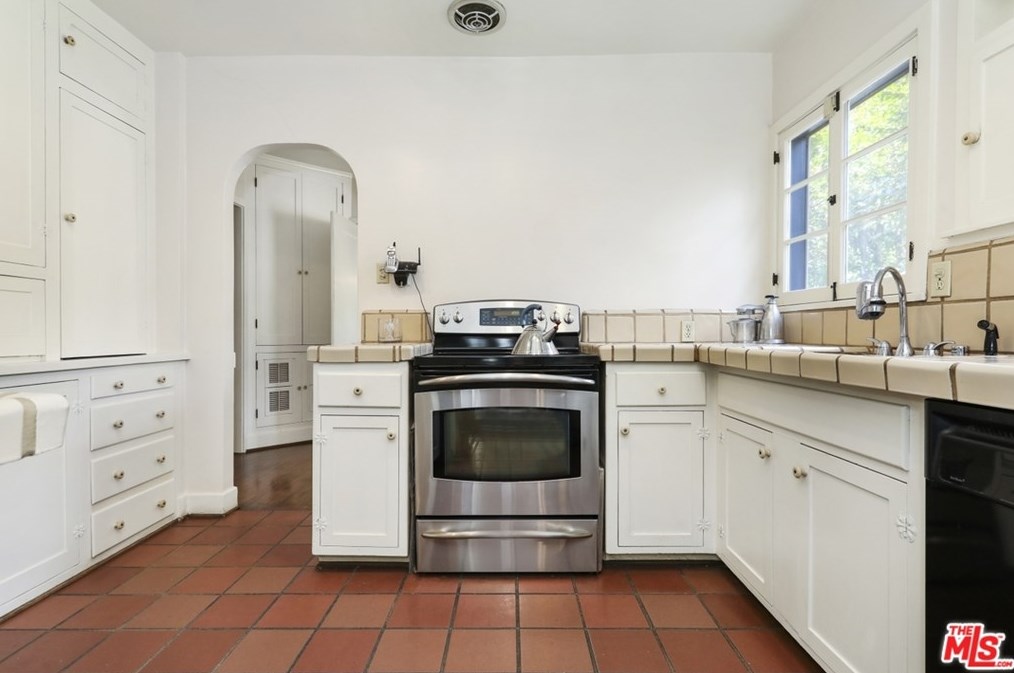 2226 Cheswic Ln, Los Angeles CA  90027-1134 exterior